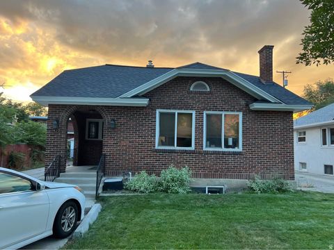 Photo of 433 N 300 E, Provo, UT 84606 (MLS # 2139738)