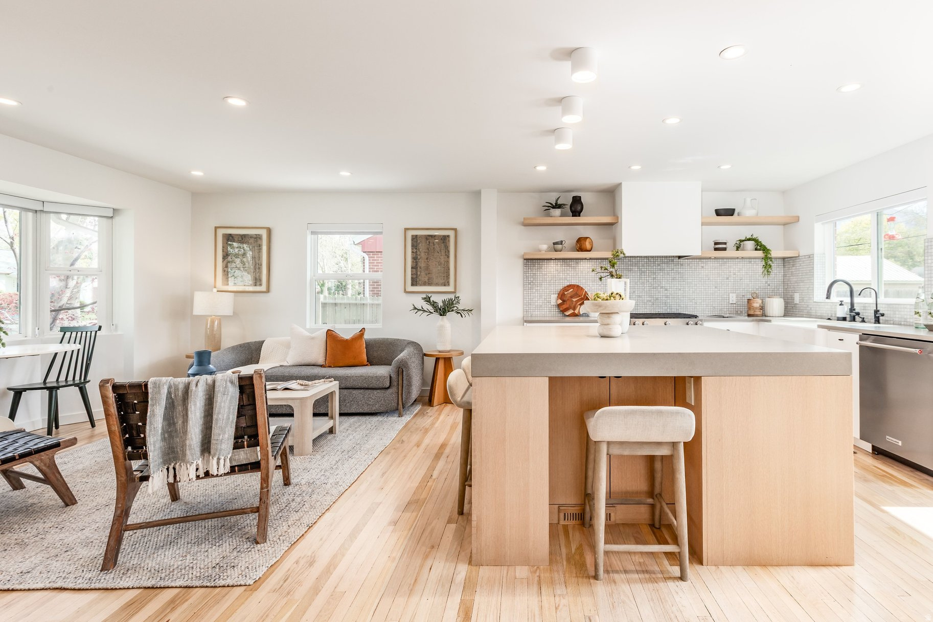 MOUNTAIR ACRES - Residential