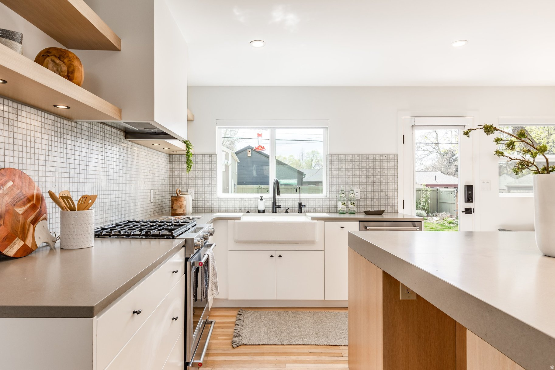 MOUNTAIR ACRES - Residential