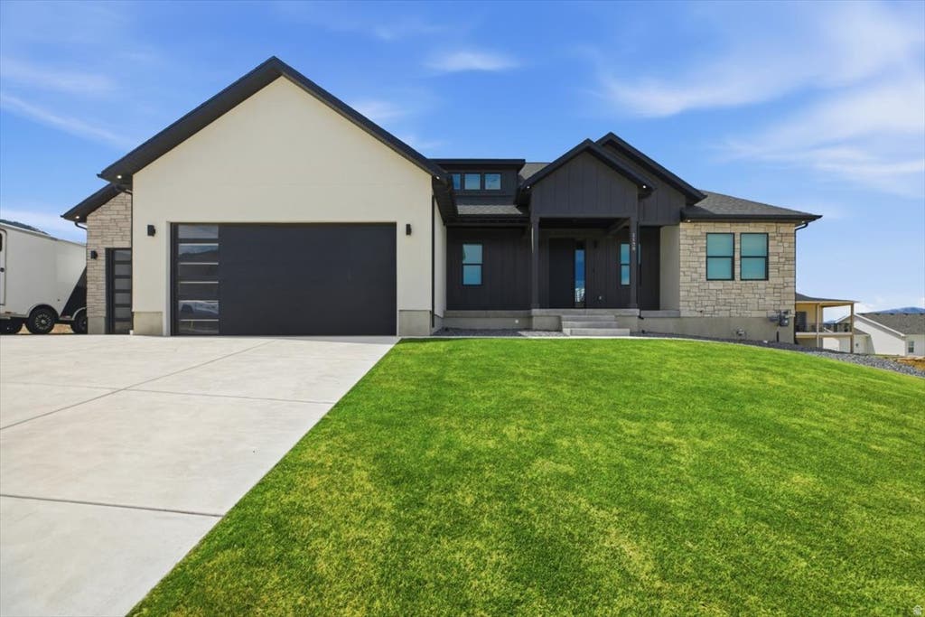 Photo of 1138 E 200 N, Hyde Park, UT 84318 (MLS # 2170537)