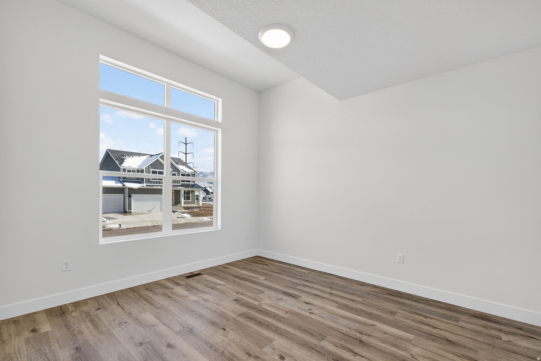 RIVERWOOD - Residential