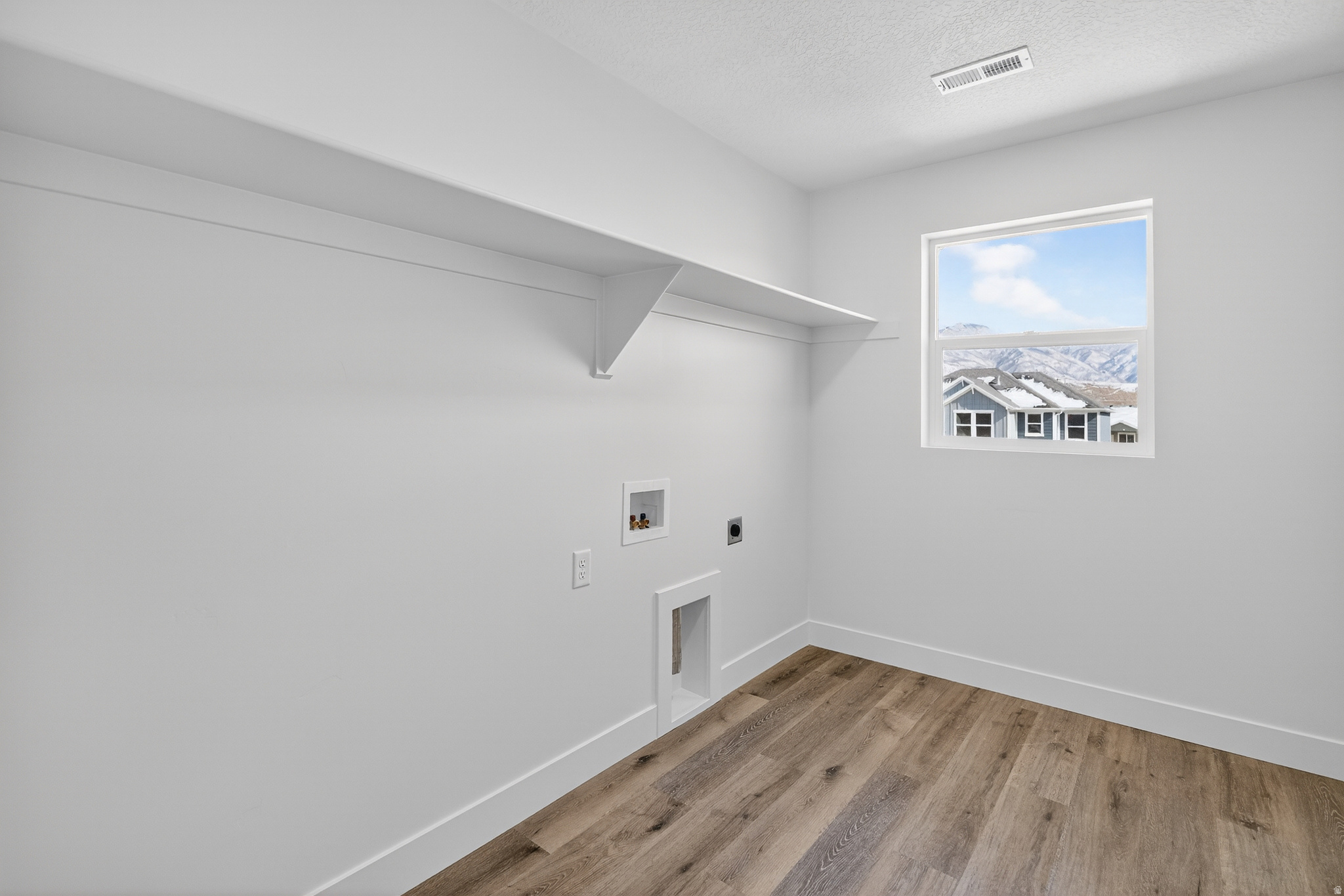 RIVERWOOD - Residential