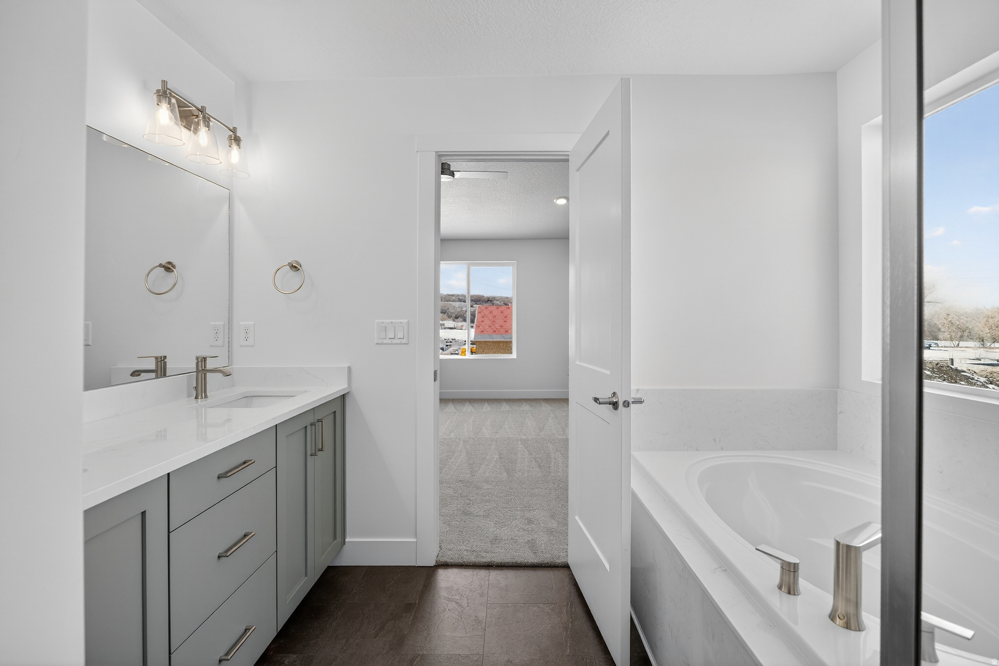 RIVERWOOD - Residential