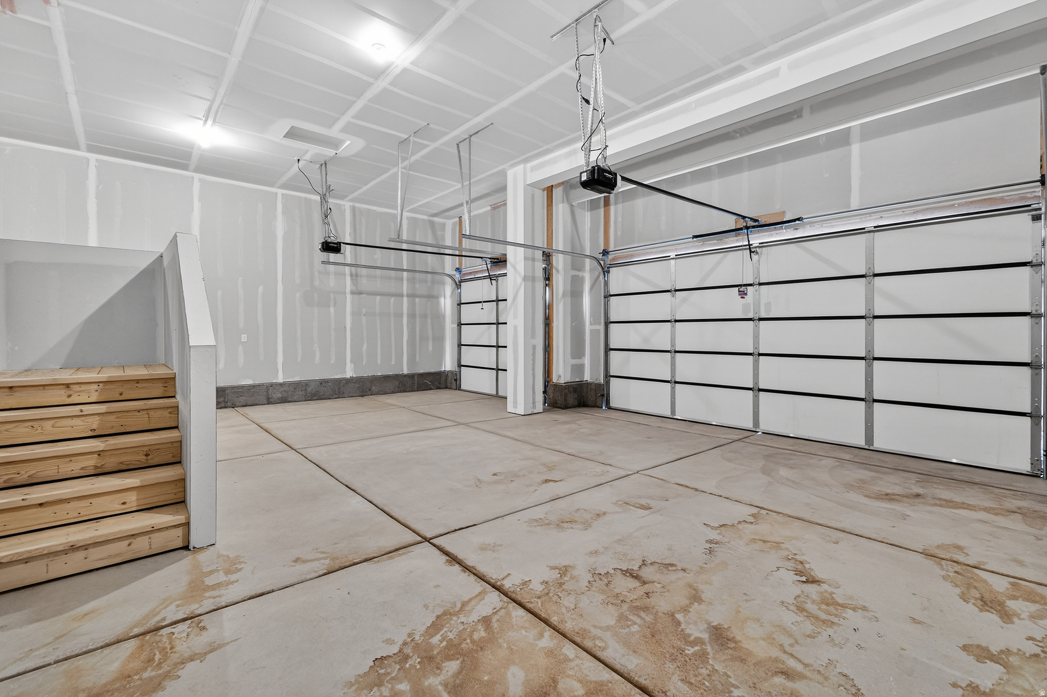 RIVERWOOD - Residential