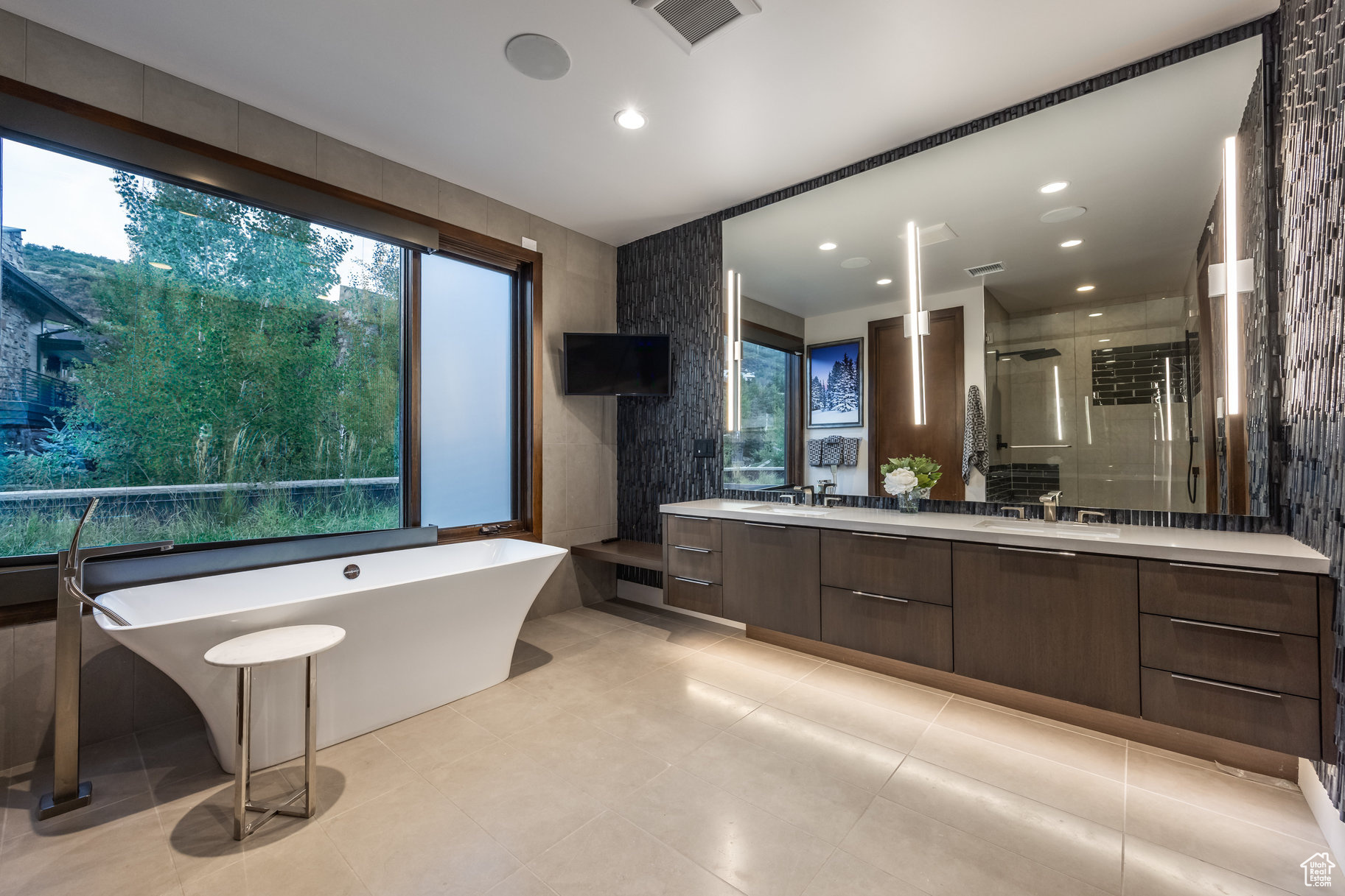 ENCLAVE AT SUN CANYON PUD - Residential