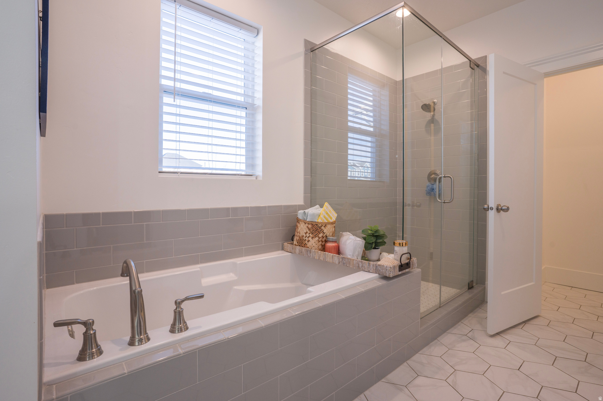 DAYBREAK - Residential