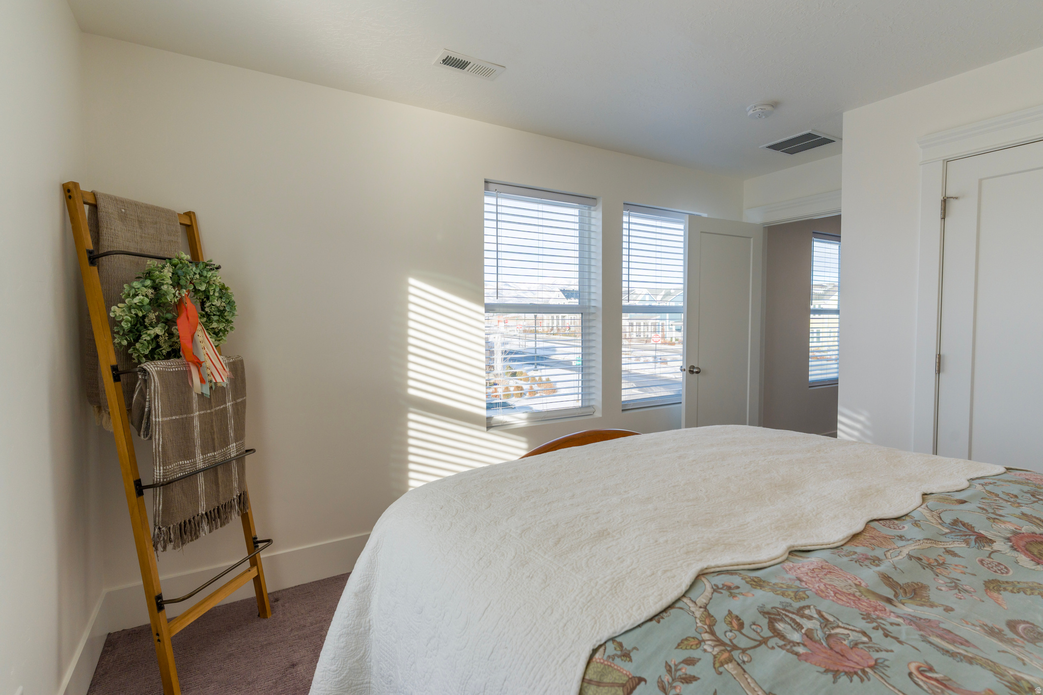 DAYBREAK - Residential