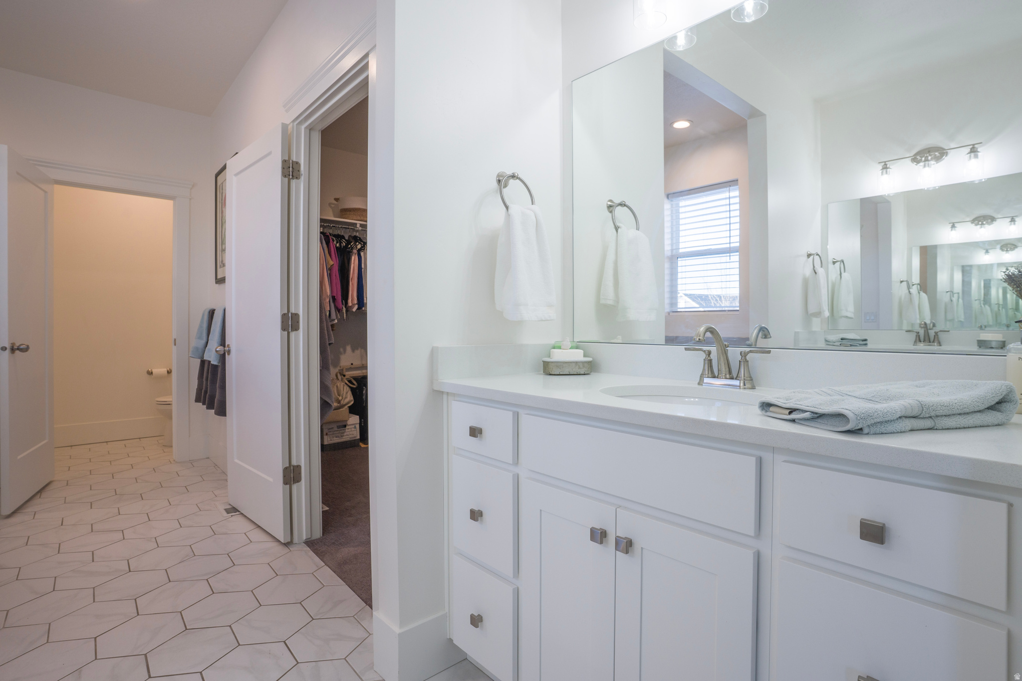 DAYBREAK - Residential