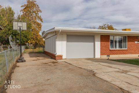 Tiny photo for 1916 W GREGORY DR, Layton, UT 84041 (MLS # 2121617)