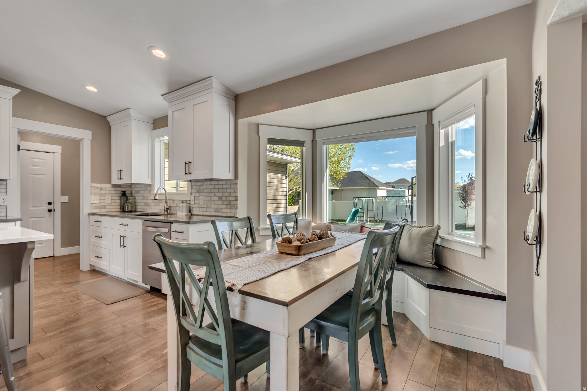 CHARING CROSS - Residential