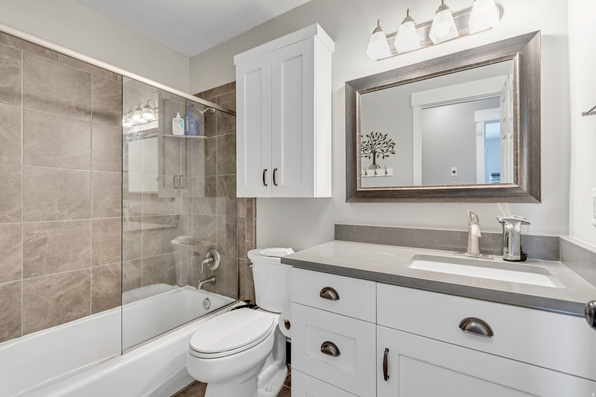 CHARING CROSS - Residential