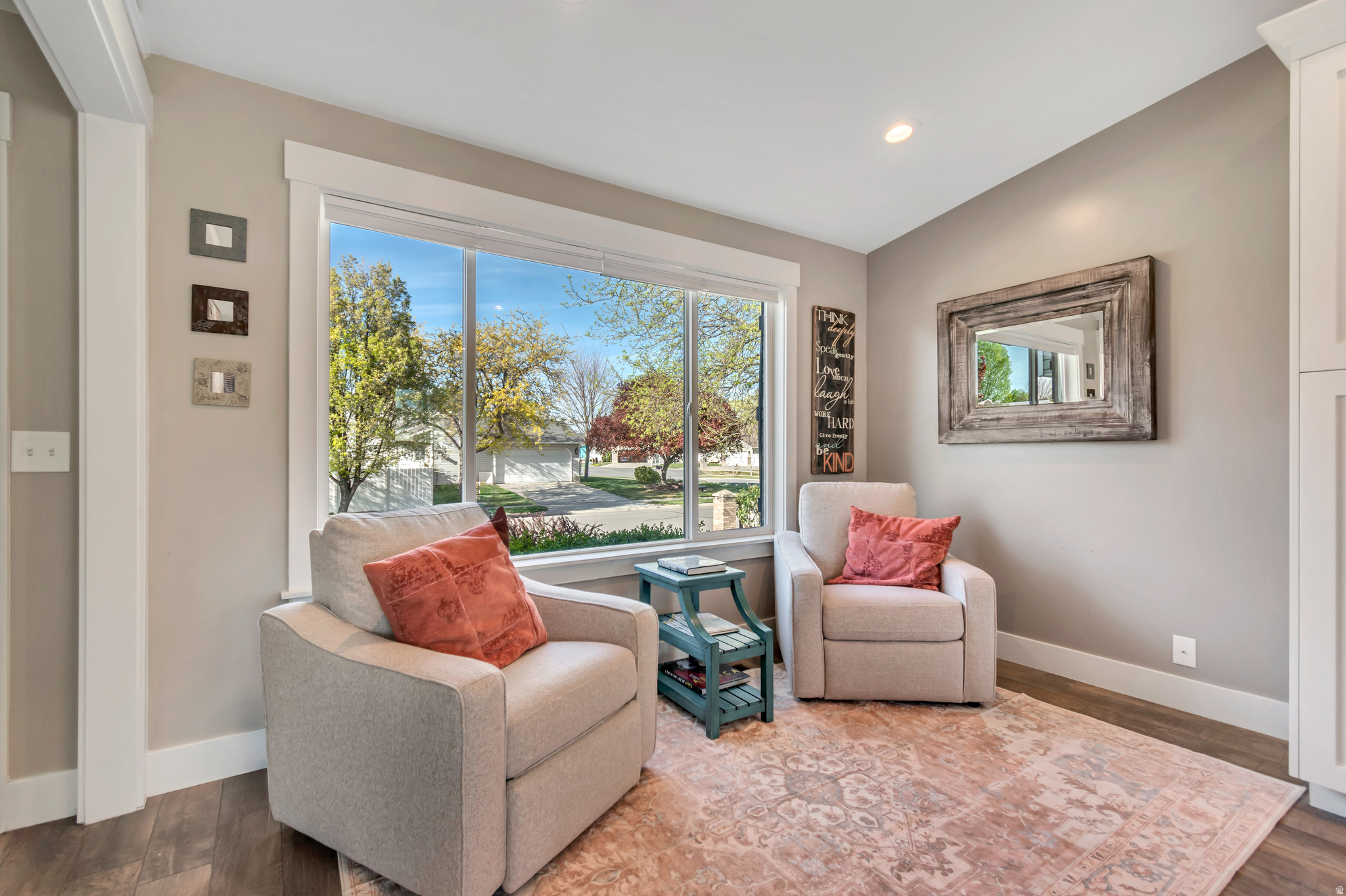 CHARING CROSS - Residential