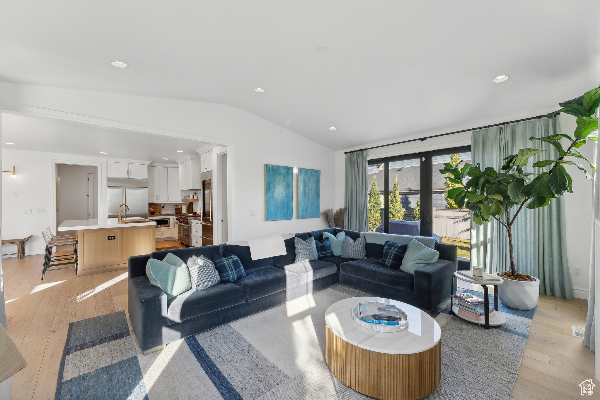 Salt Lake City, Utah 84117, United States, 6 Bedrooms Bedrooms, ,5 BathroomsBathrooms,Residential,Pending,33645