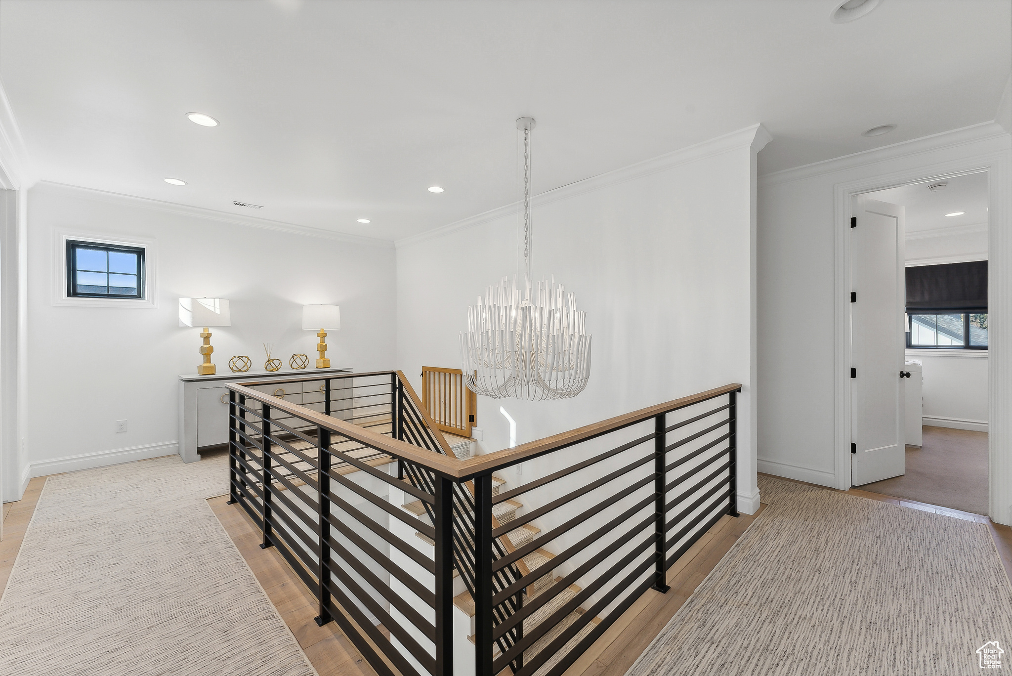 Salt Lake City, Utah 84117, United States, 6 Bedrooms Bedrooms, ,5 BathroomsBathrooms,Residential,Pending,33645