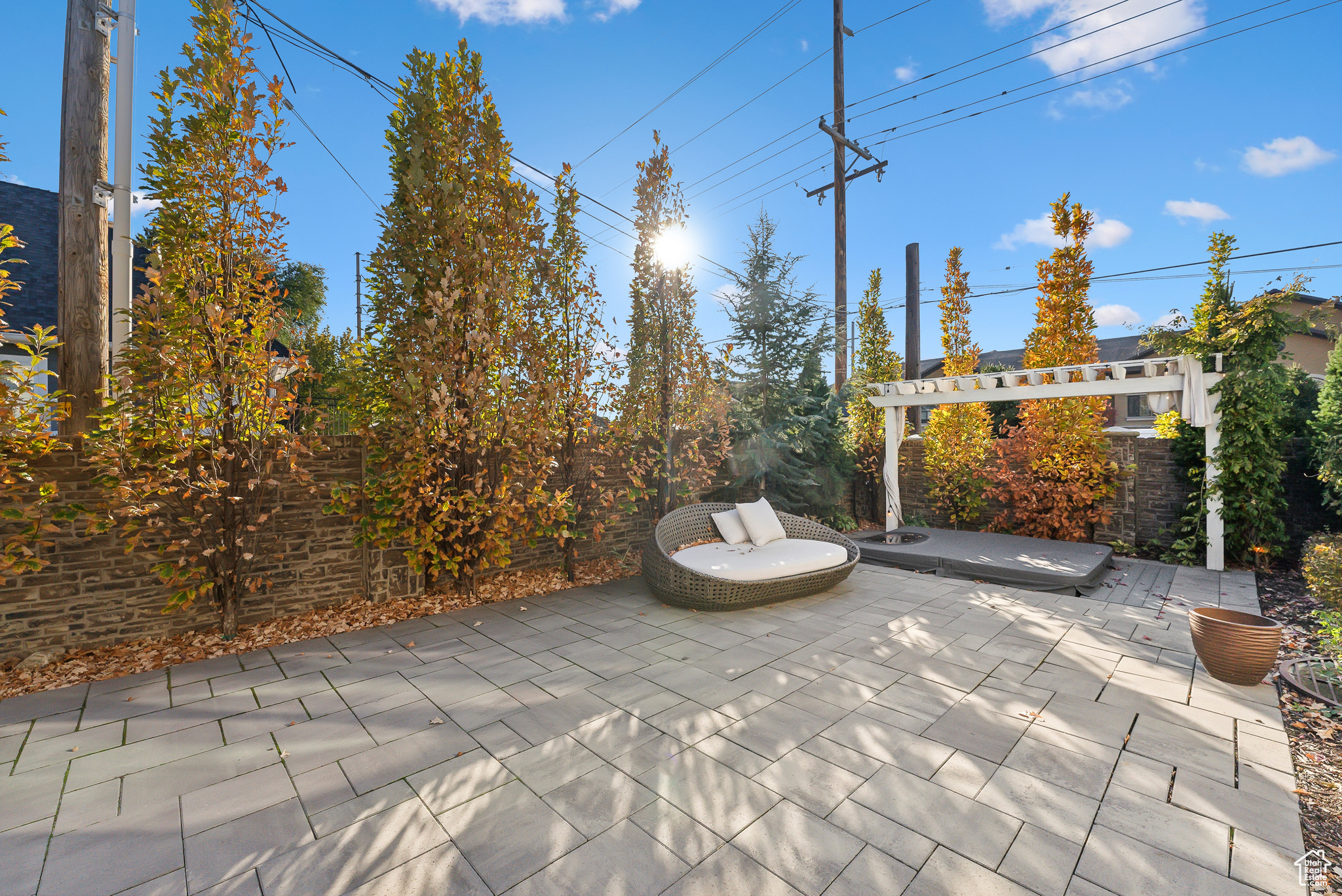 Salt Lake City, Utah 84117, United States, 6 Bedrooms Bedrooms, ,5 BathroomsBathrooms,Residential,Pending,33645