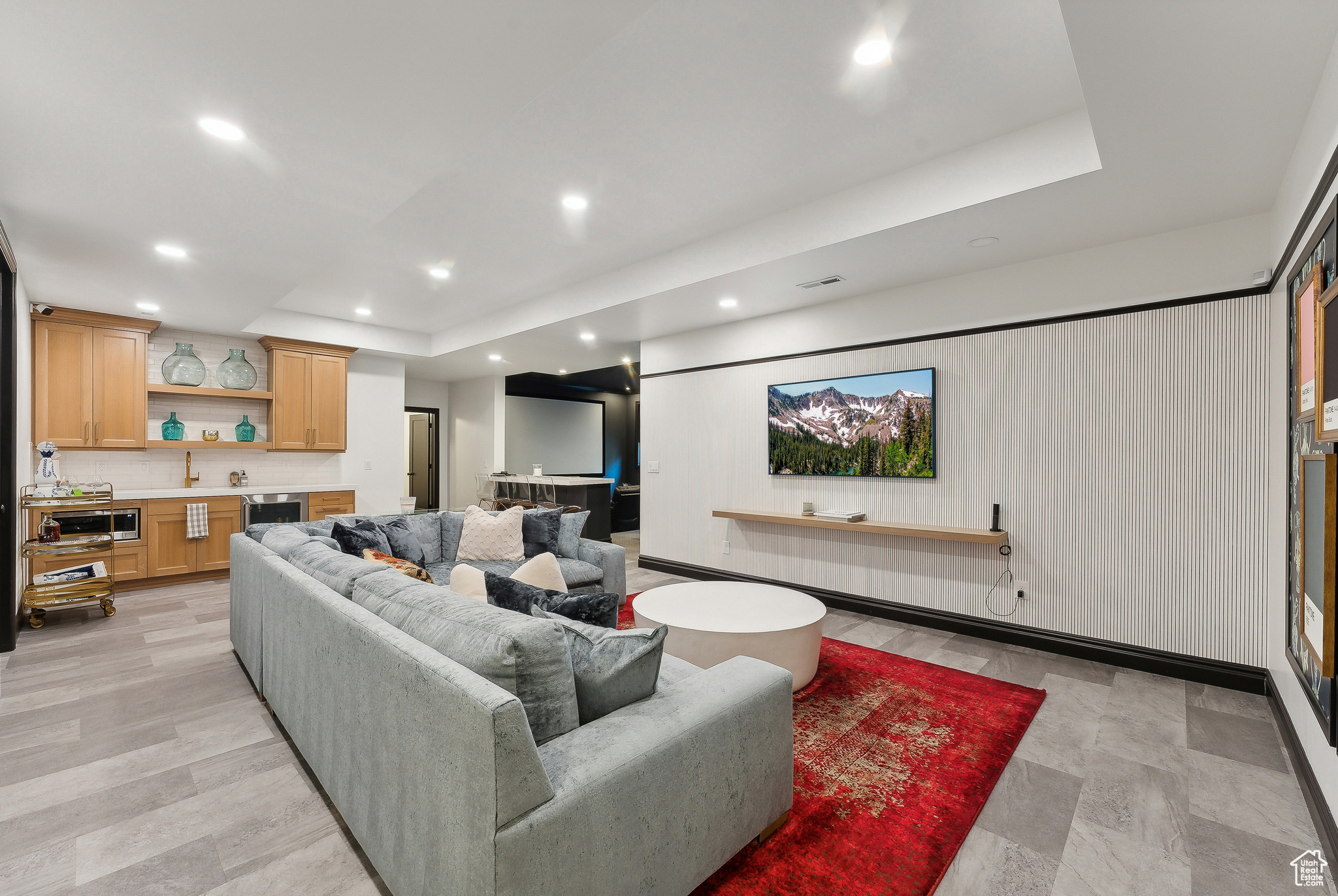 Salt Lake City, Utah 84117, United States, 6 Bedrooms Bedrooms, ,5 BathroomsBathrooms,Residential,Pending,33645