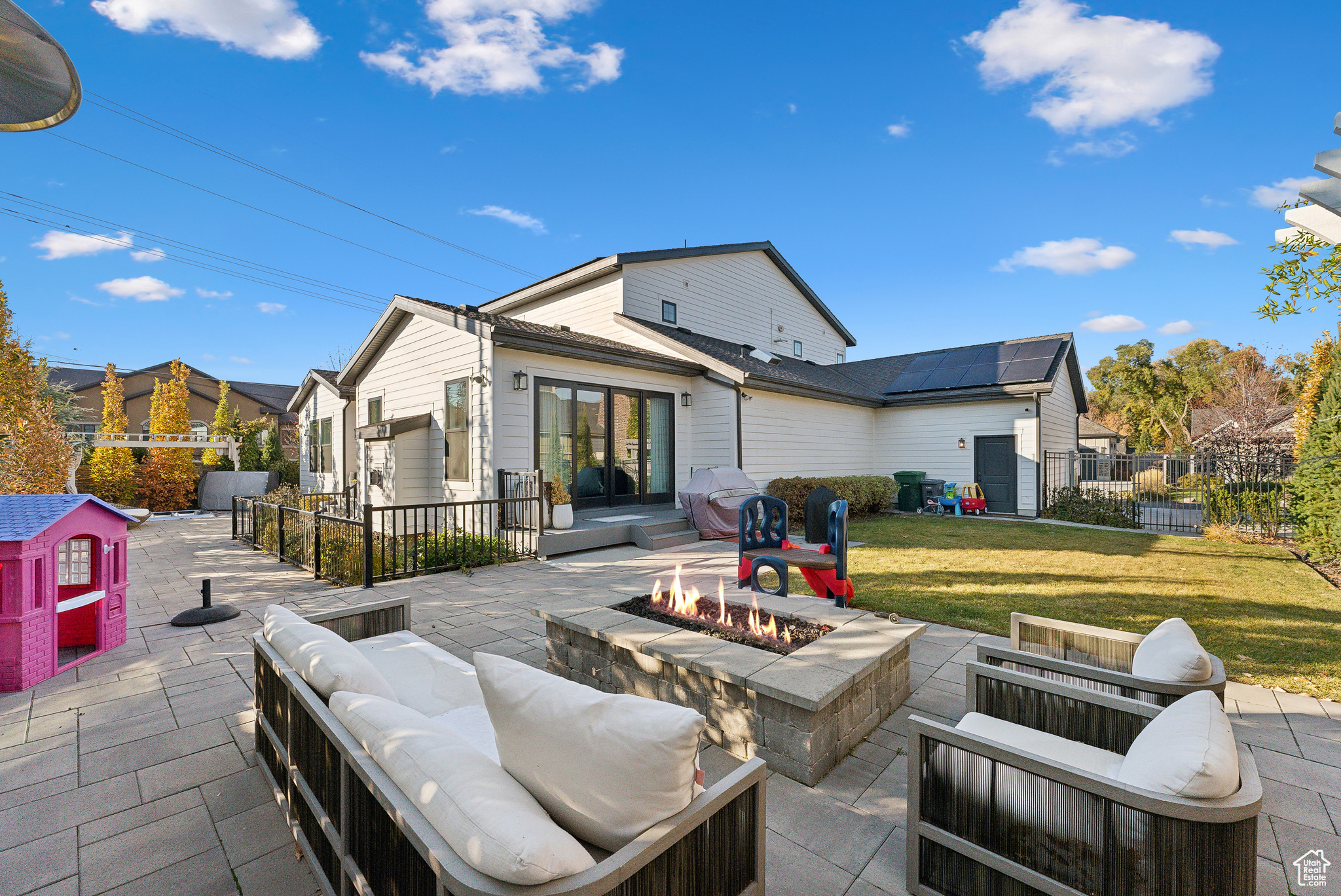 Salt Lake City, Utah 84117, United States, 6 Bedrooms Bedrooms, ,5 BathroomsBathrooms,Residential,Pending,33645