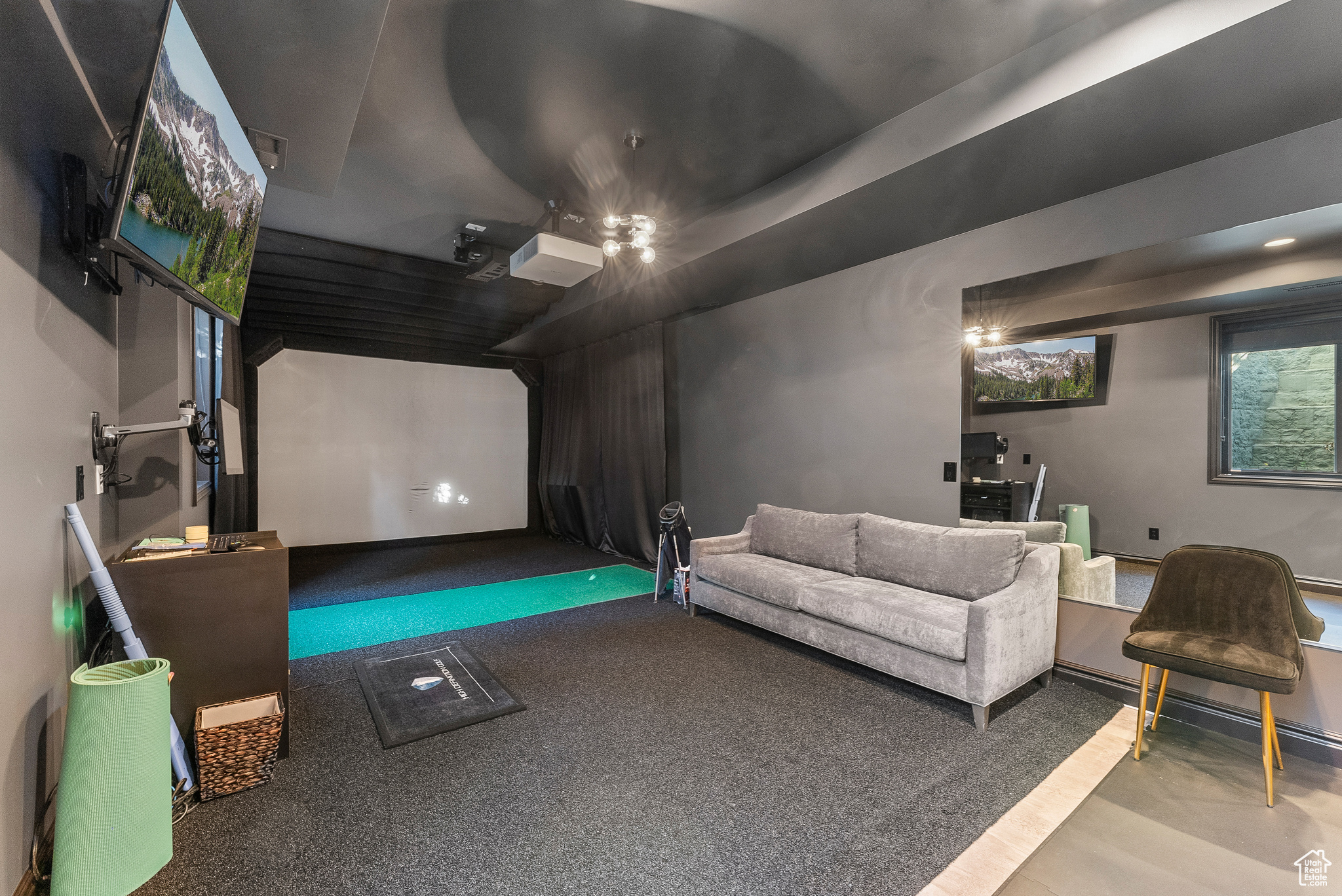 Salt Lake City, Utah 84117, United States, 6 Bedrooms Bedrooms, ,5 BathroomsBathrooms,Residential,Pending,33645