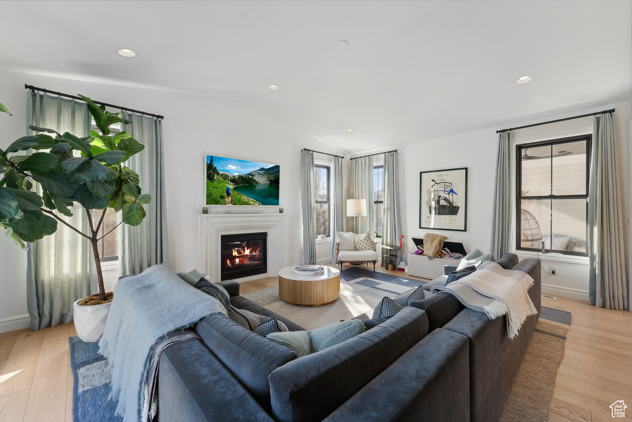 Salt Lake City, Utah 84117, United States, 6 Bedrooms Bedrooms, ,5 BathroomsBathrooms,Residential,Pending,33645