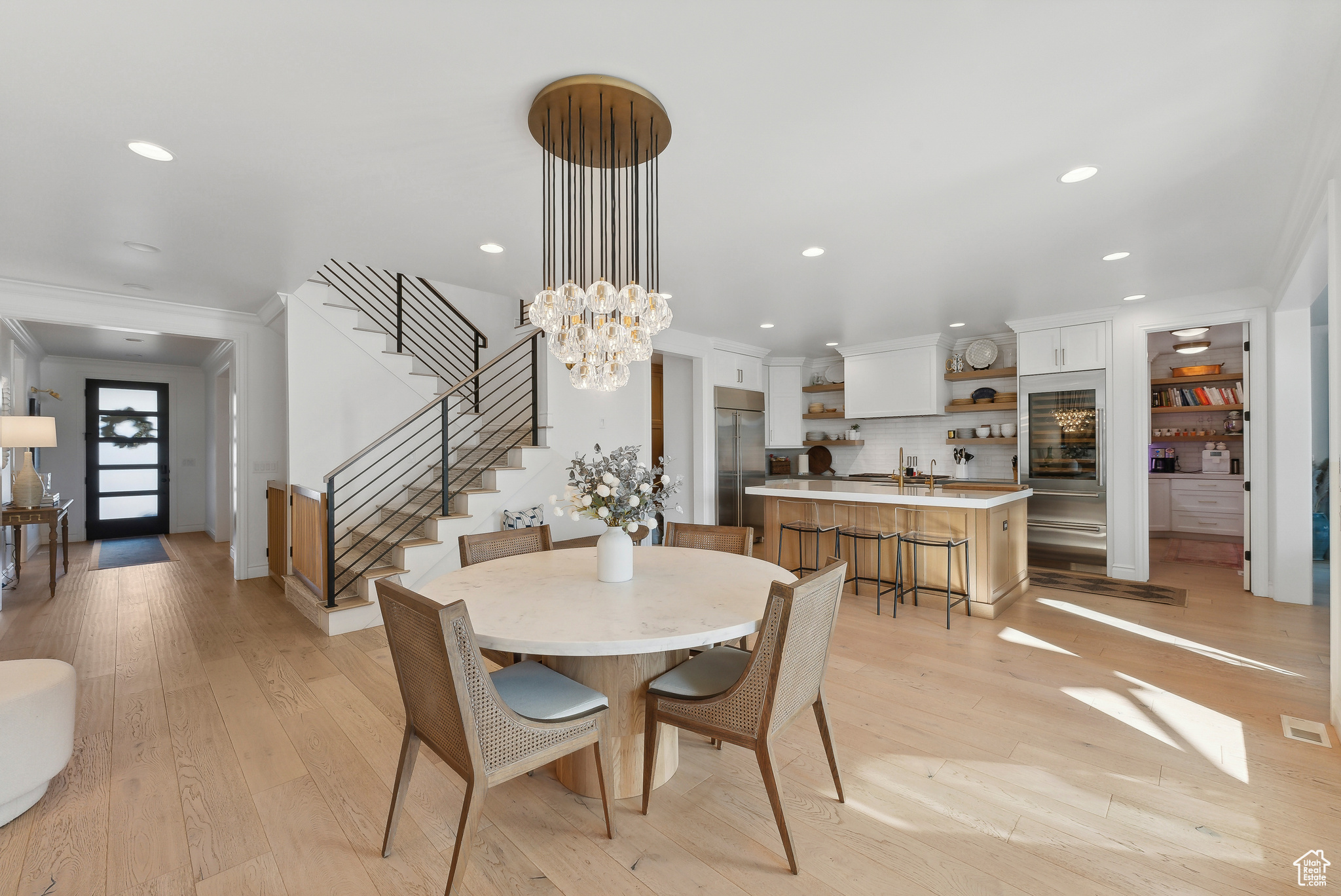 Salt Lake City, Utah 84117, United States, 6 Bedrooms Bedrooms, ,5 BathroomsBathrooms,Residential,Pending,33645