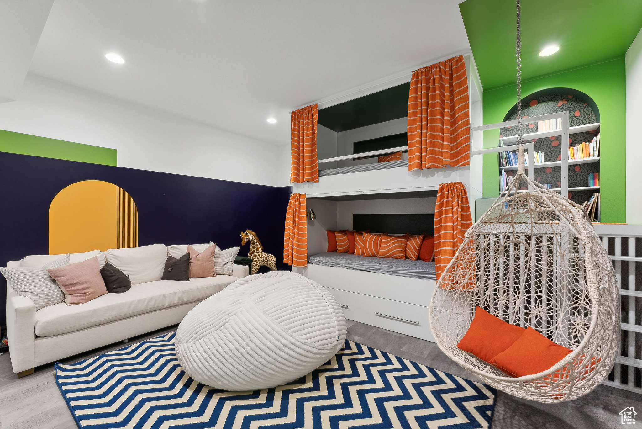 Salt Lake City, Utah 84117, United States, 6 Bedrooms Bedrooms, ,5 BathroomsBathrooms,Residential,Pending,33645