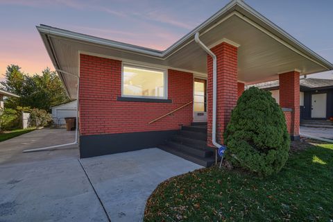 Photo of 1779 S 700 E, Salt Lake City, UT 84105 (MLS # 2120371) Photo of 1779 S 700 E, Salt Lake City, UT 84105 (MLS # 2120371)