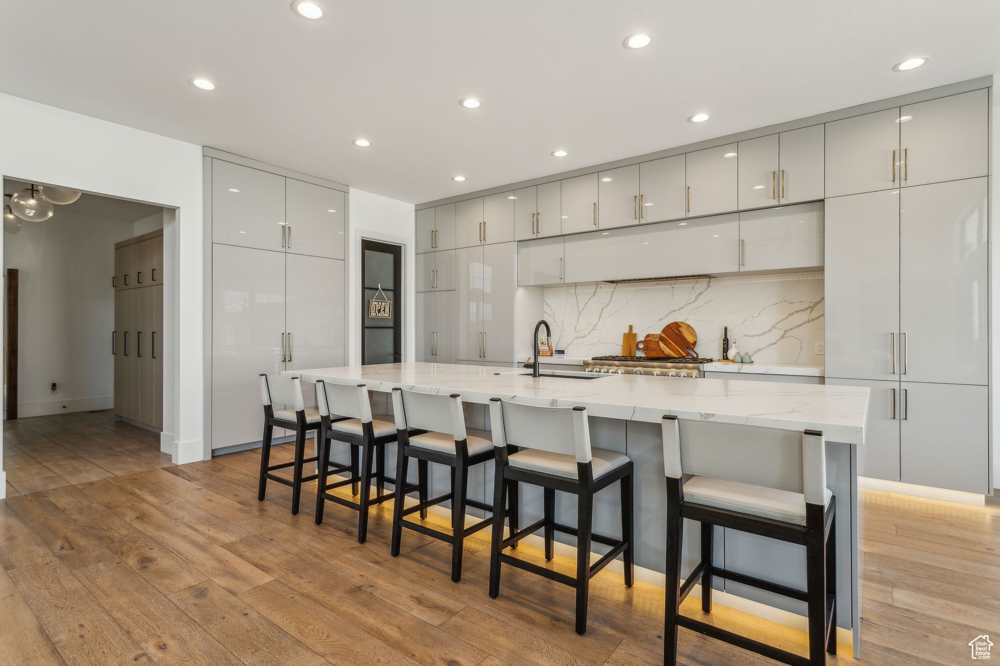 Highland, Utah 84003, United States, 4 Bedrooms Bedrooms, ,4 BathroomsBathrooms,Residential,Pending,110879