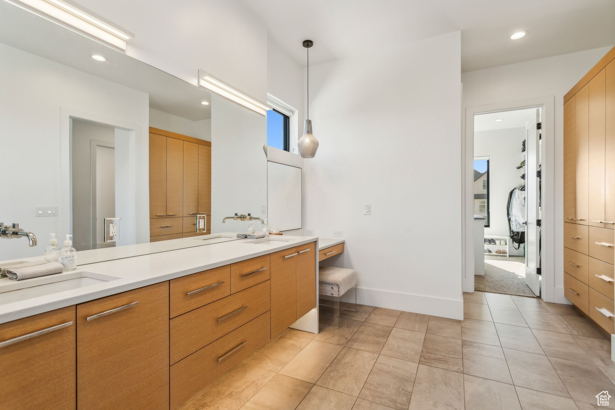 Highland, Utah 84003, United States, 4 Bedrooms Bedrooms, ,4 BathroomsBathrooms,Residential,Pending,110879