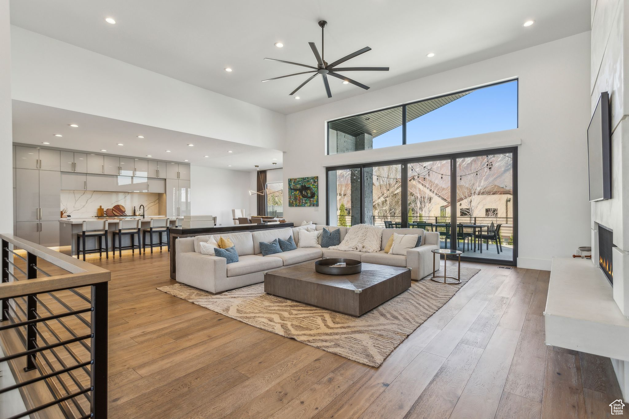 Highland, Utah 84003, United States, 4 Bedrooms Bedrooms, ,4 BathroomsBathrooms,Residential,Pending,110879