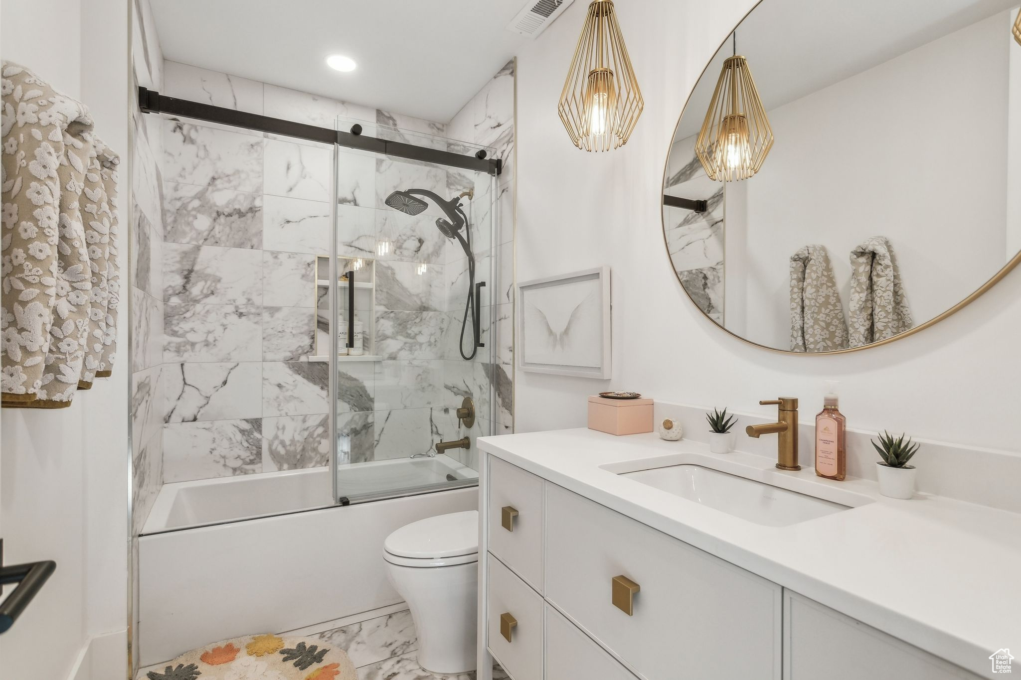 Highland, Utah 84003, United States, 4 Bedrooms Bedrooms, ,4 BathroomsBathrooms,Residential,Pending,110879