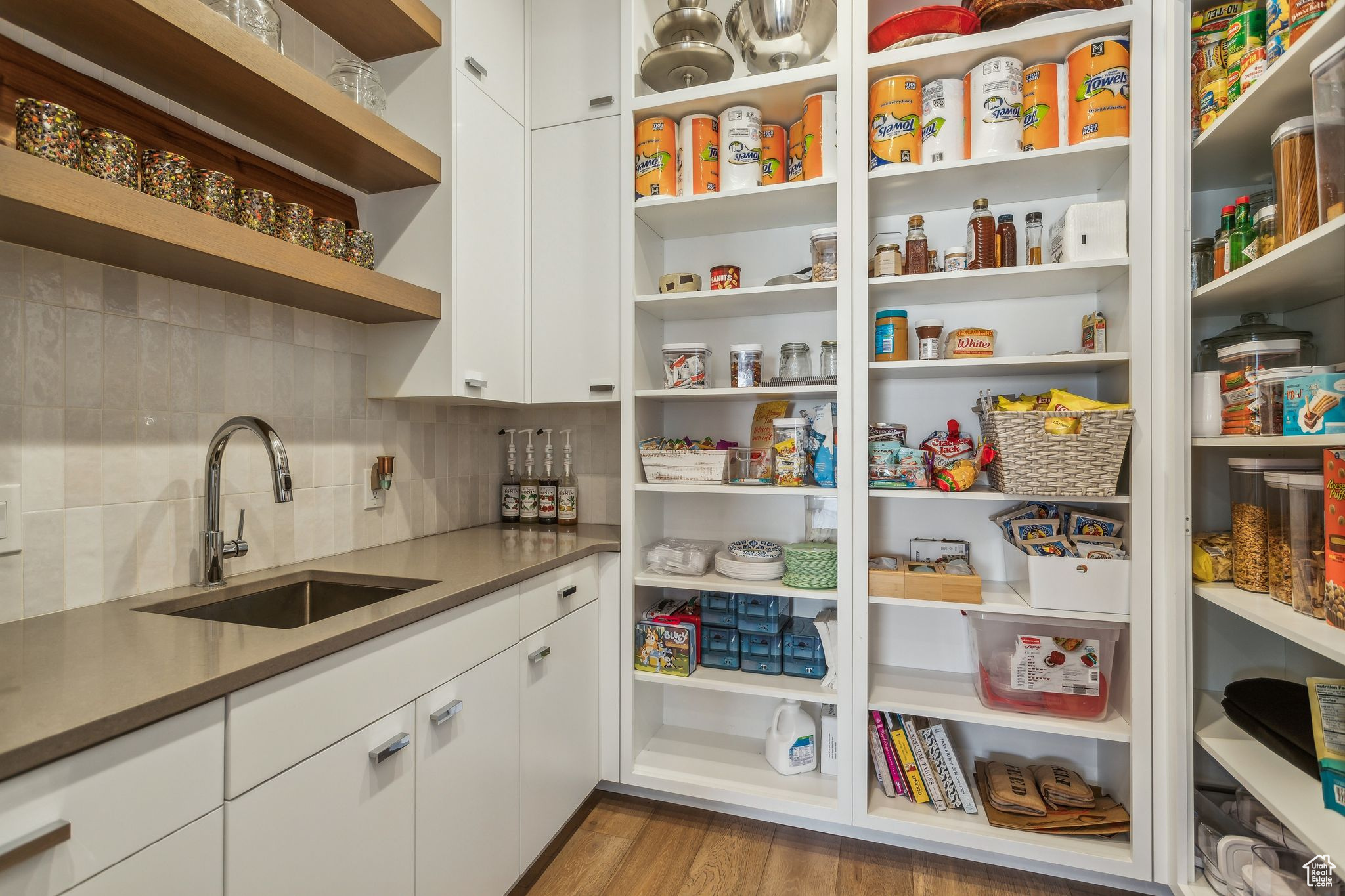 Highland, Utah 84003, United States, 4 Bedrooms Bedrooms, ,4 BathroomsBathrooms,Residential,Pending,110879