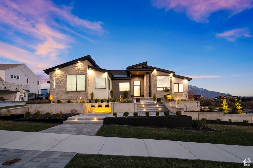 Highland, Utah 84003, United States, 4 Bedrooms Bedrooms, ,4 BathroomsBathrooms,Residential,Pending,110879