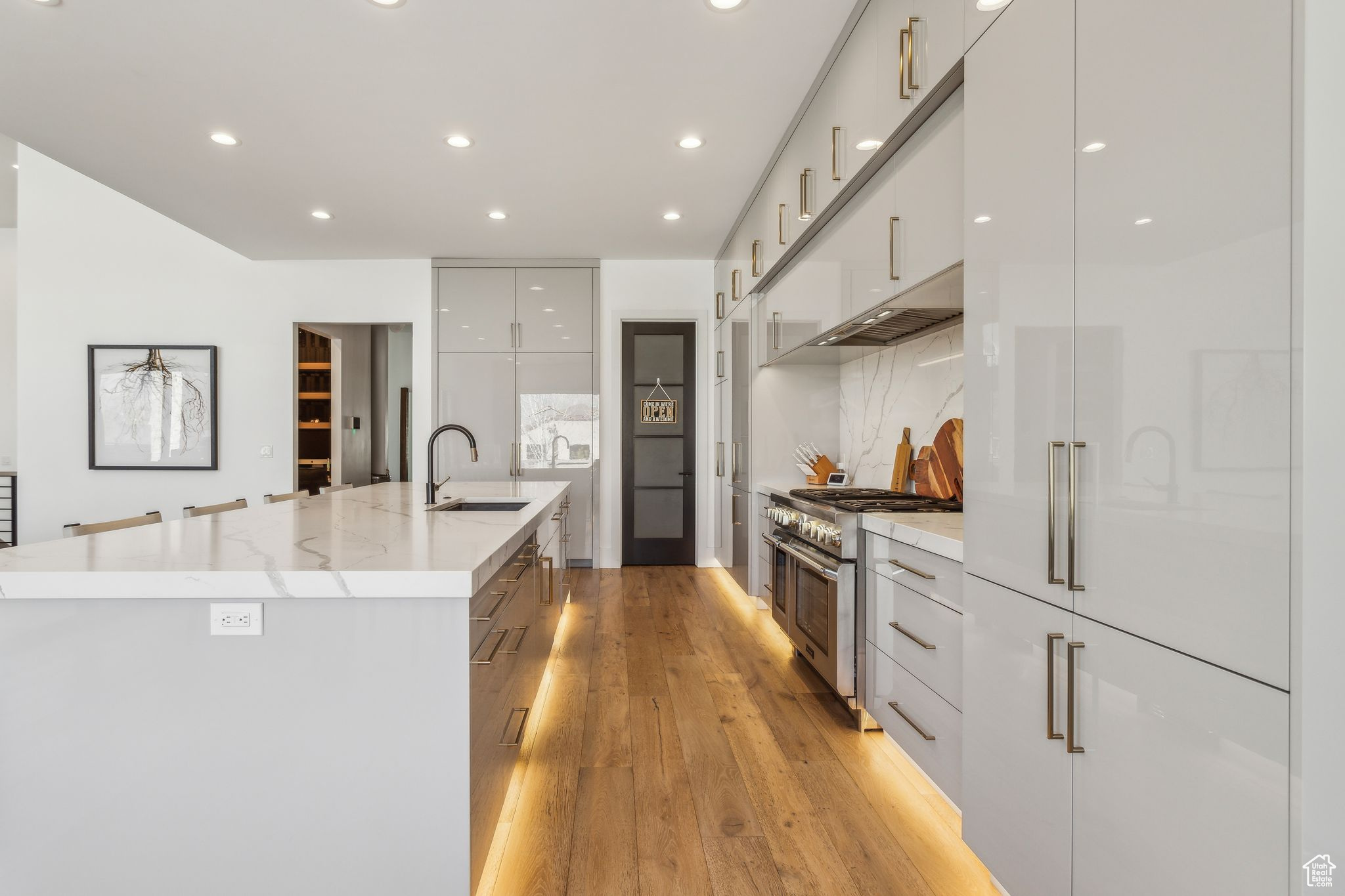 Highland, Utah 84003, United States, 4 Bedrooms Bedrooms, ,4 BathroomsBathrooms,Residential,Pending,110879