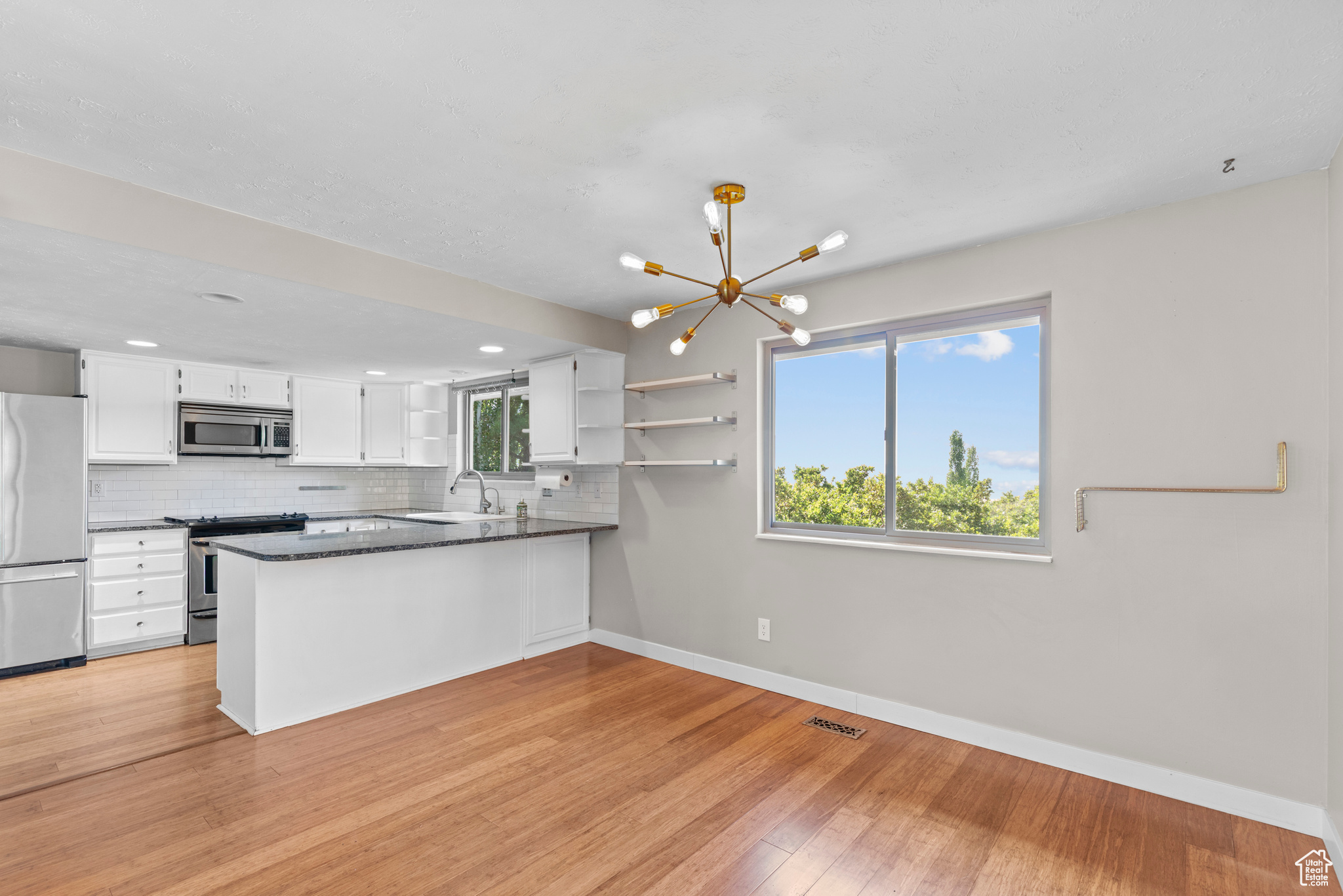 LAKEVIEW ESTATES - Residential