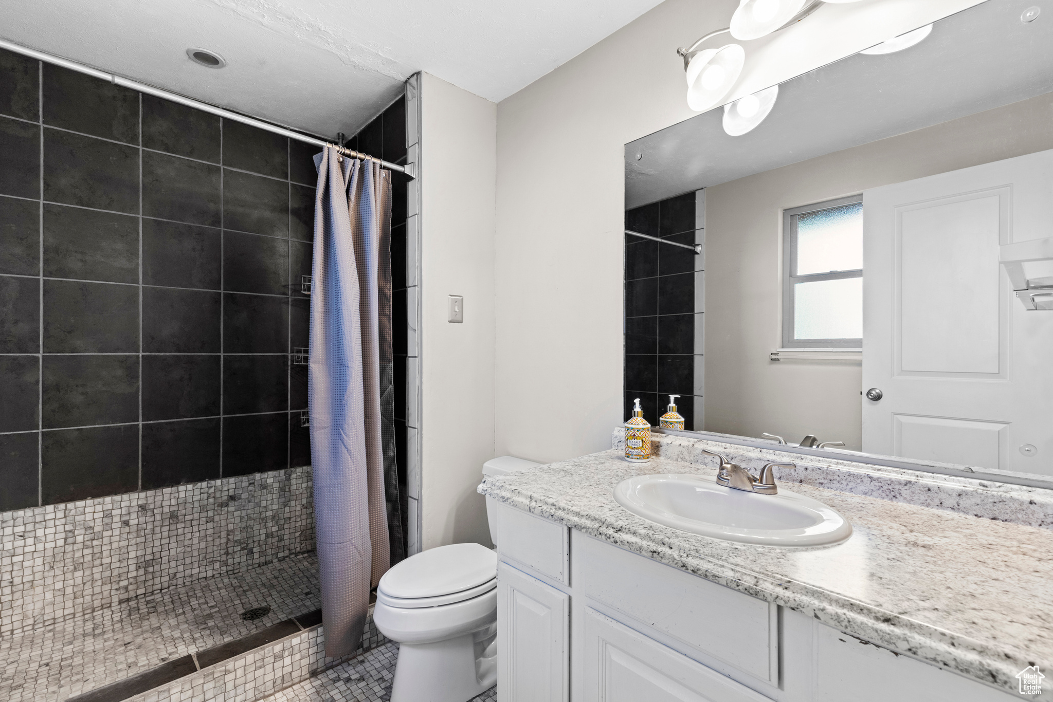 LAKEVIEW ESTATES - Residential