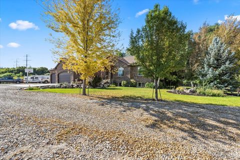 Tiny photo for 1586 W ROCK HOLLOW DR, Bluffdale, UT 84065 (MLS # 2115588)