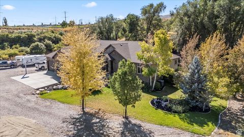 Tiny photo for 1586 W ROCK HOLLOW DR, Bluffdale, UT 84065 (MLS # 2115588)