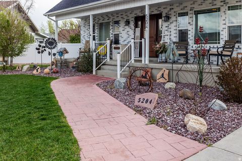 Tiny photo for 5204 S BRIGHT MORNING CIR, Taylorsville, UT 84123 (MLS # 2150866)