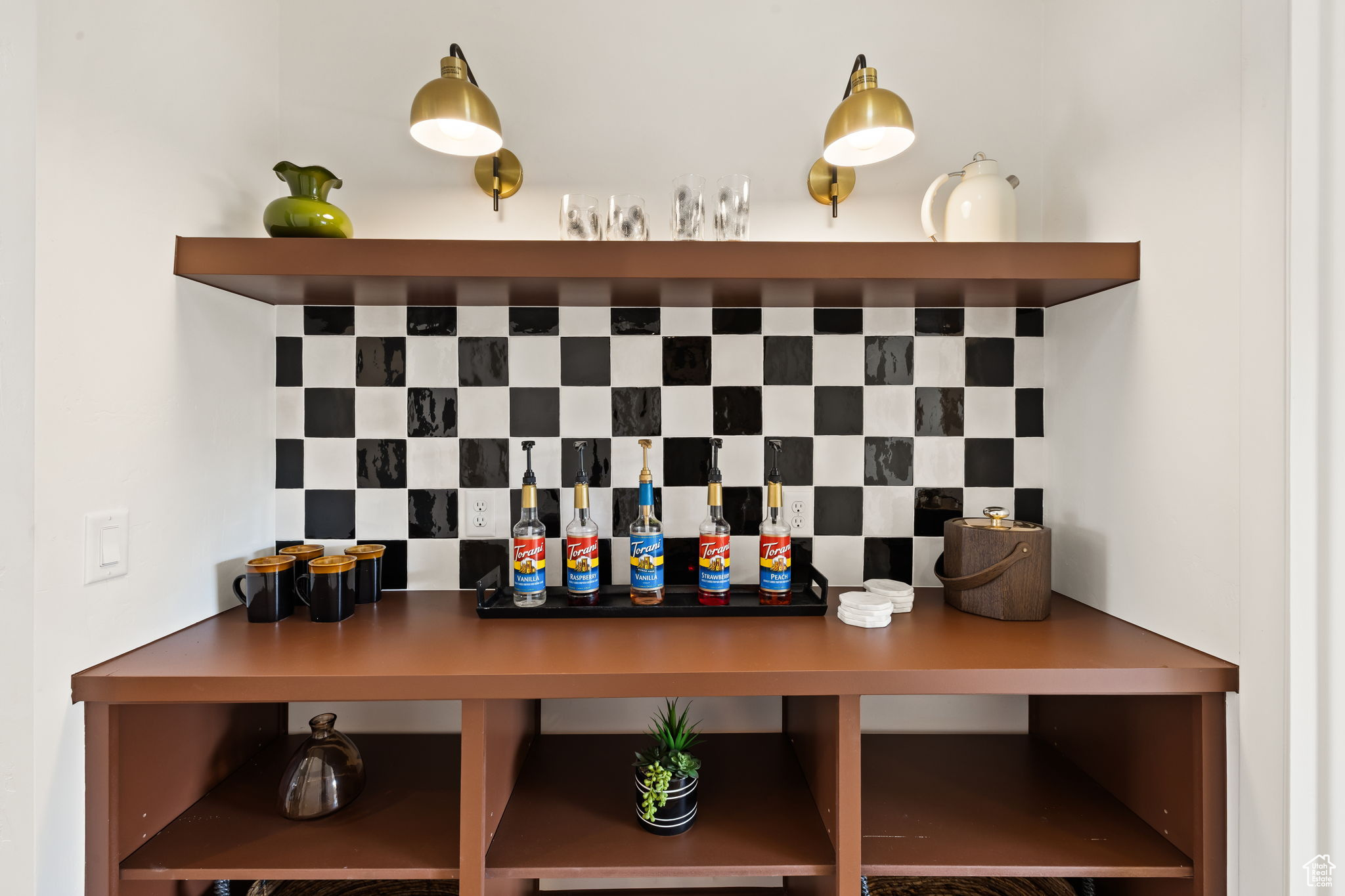 JOSEPH E OLSEN BLK 7-B - Residential