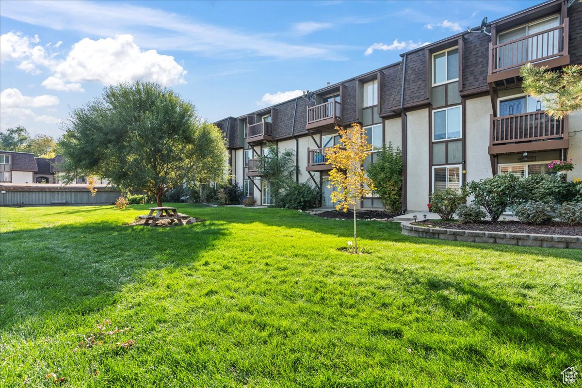 WILLOWS CONDM - Residential