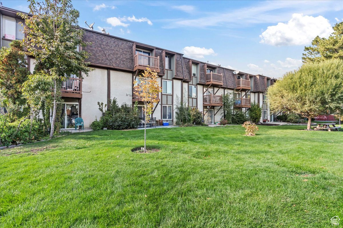 WILLOWS CONDM - Residential