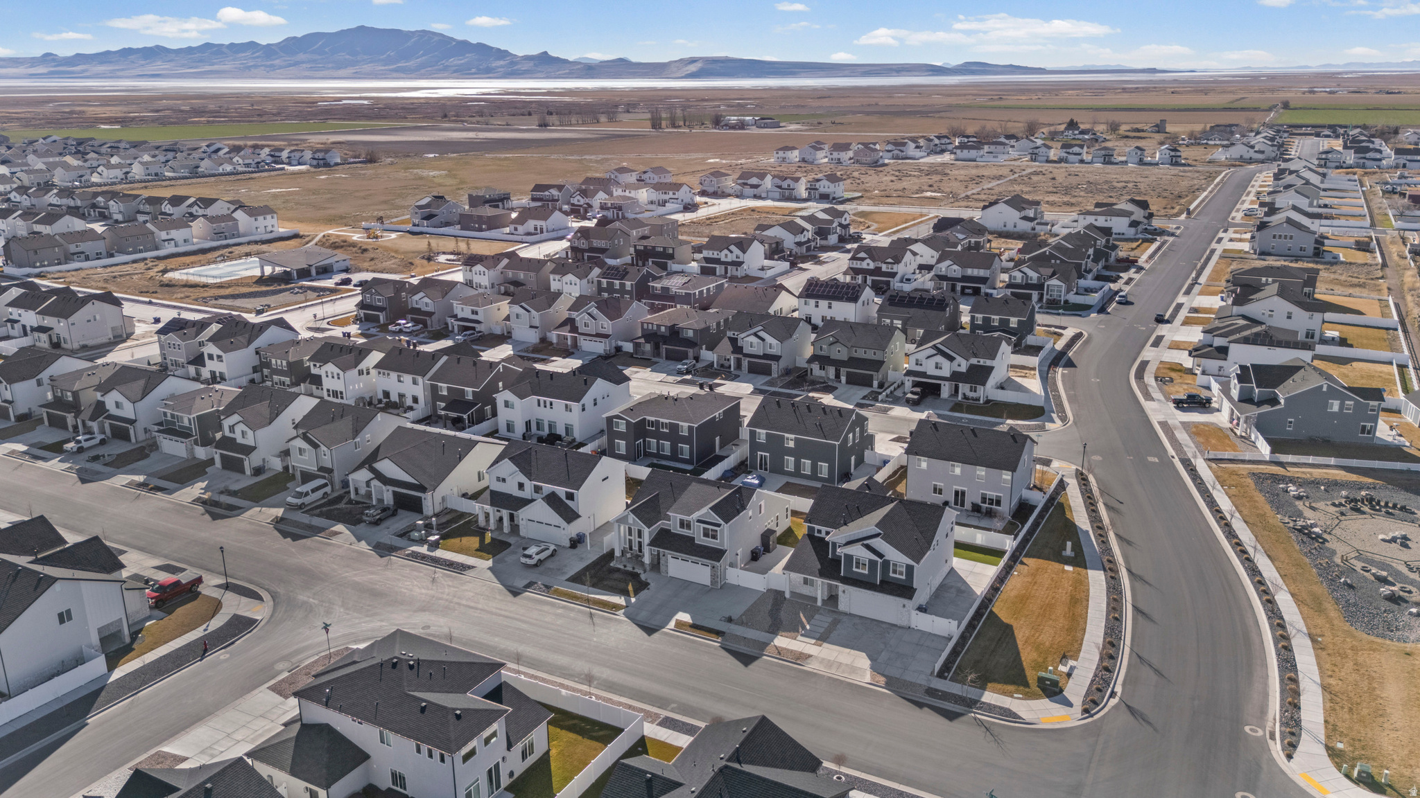 SHORELINE CREEKSIDE - Residential