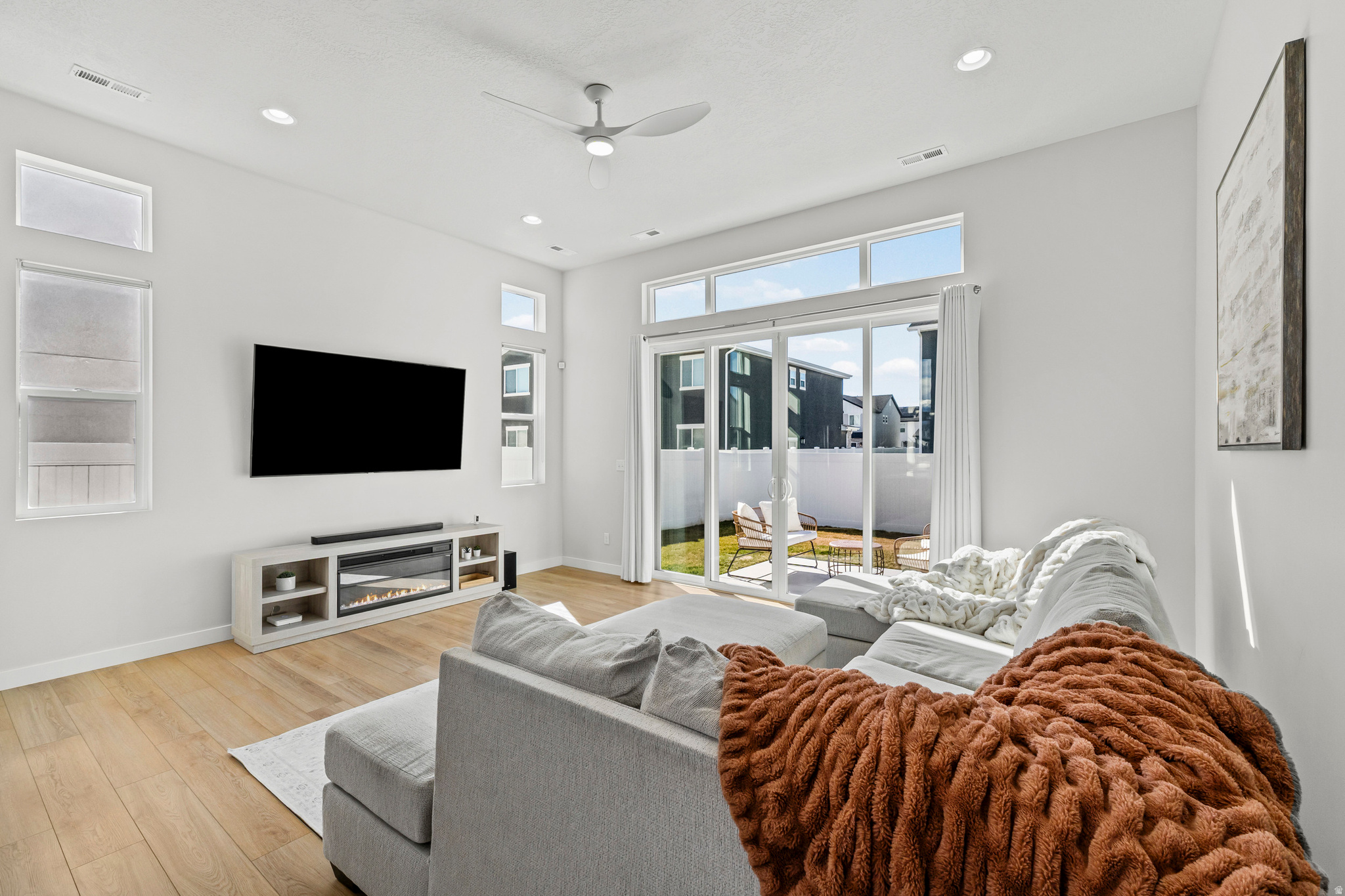 SHORELINE CREEKSIDE - Residential