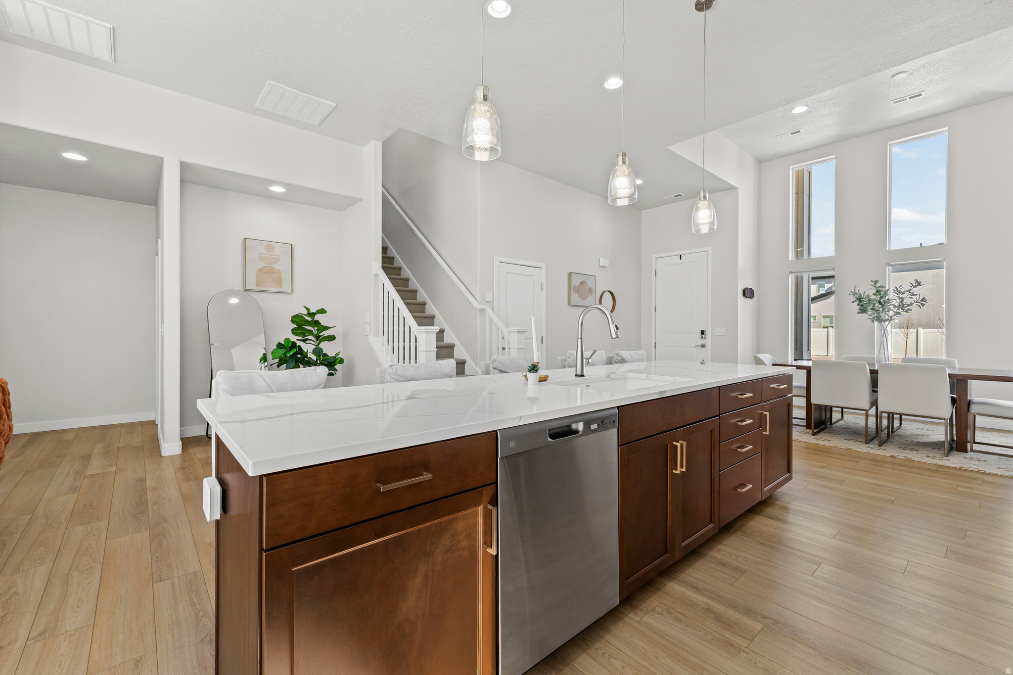 SHORELINE CREEKSIDE - Residential