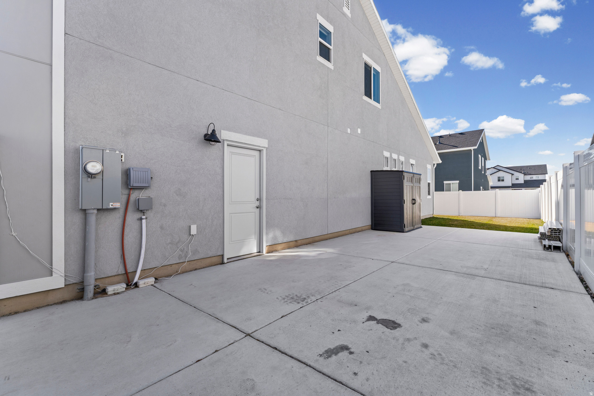 SHORELINE CREEKSIDE - Residential