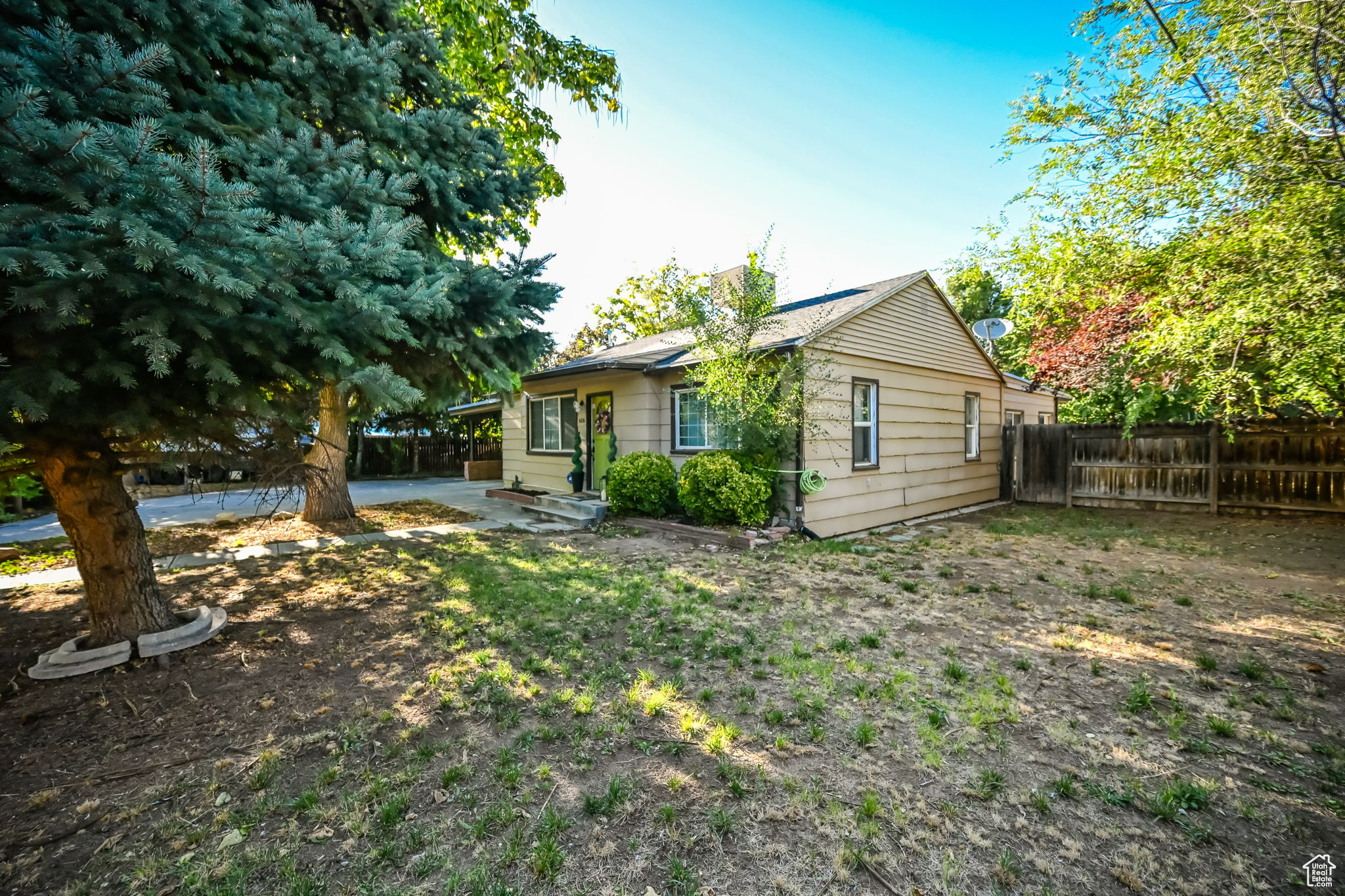 616 W Beynon Ct, Midvale, Utah image 2