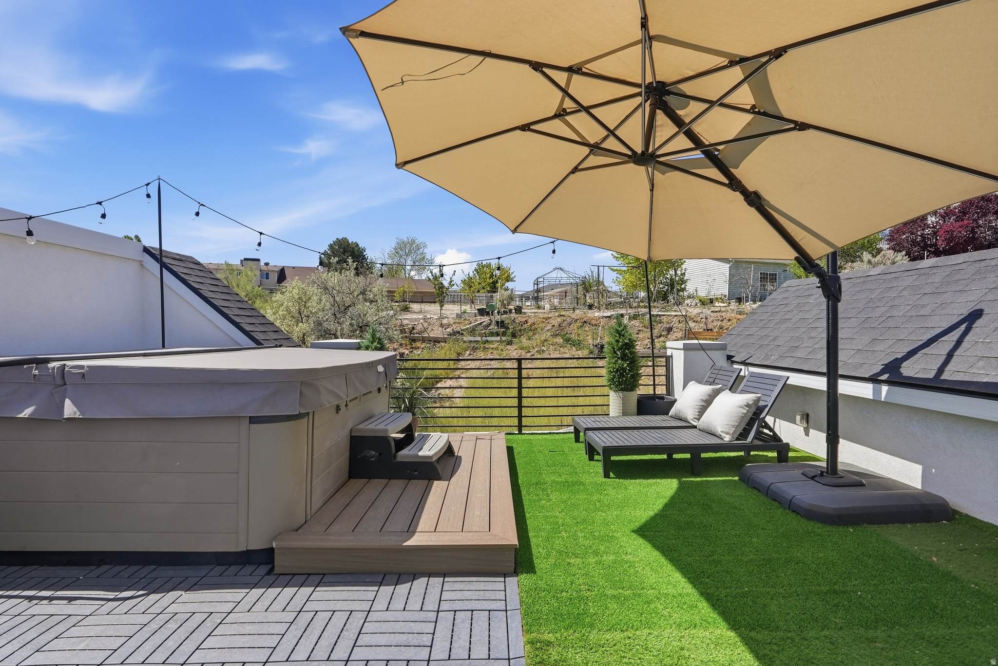 CLOVER RIDGE - Residential