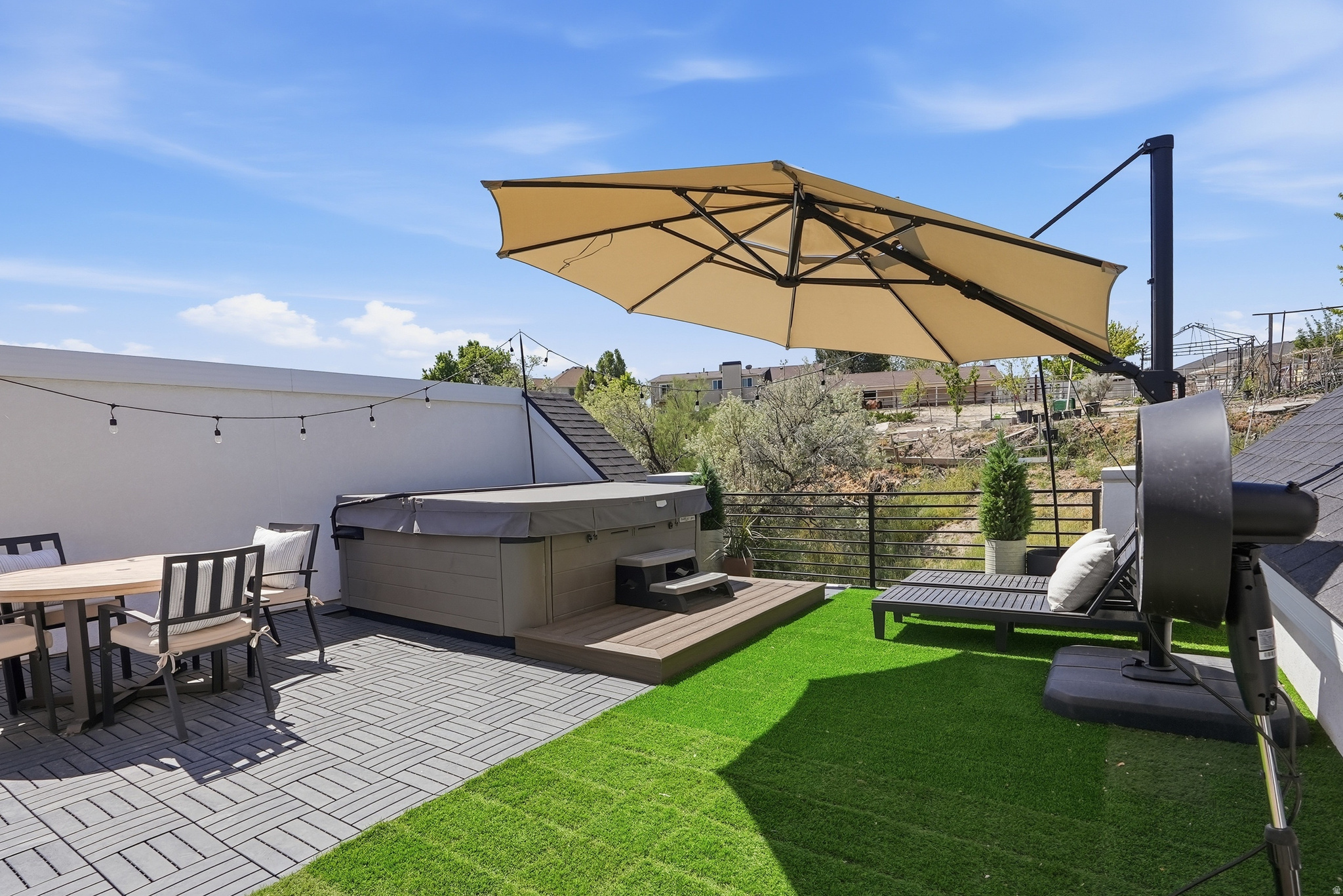 CLOVER RIDGE - Residential