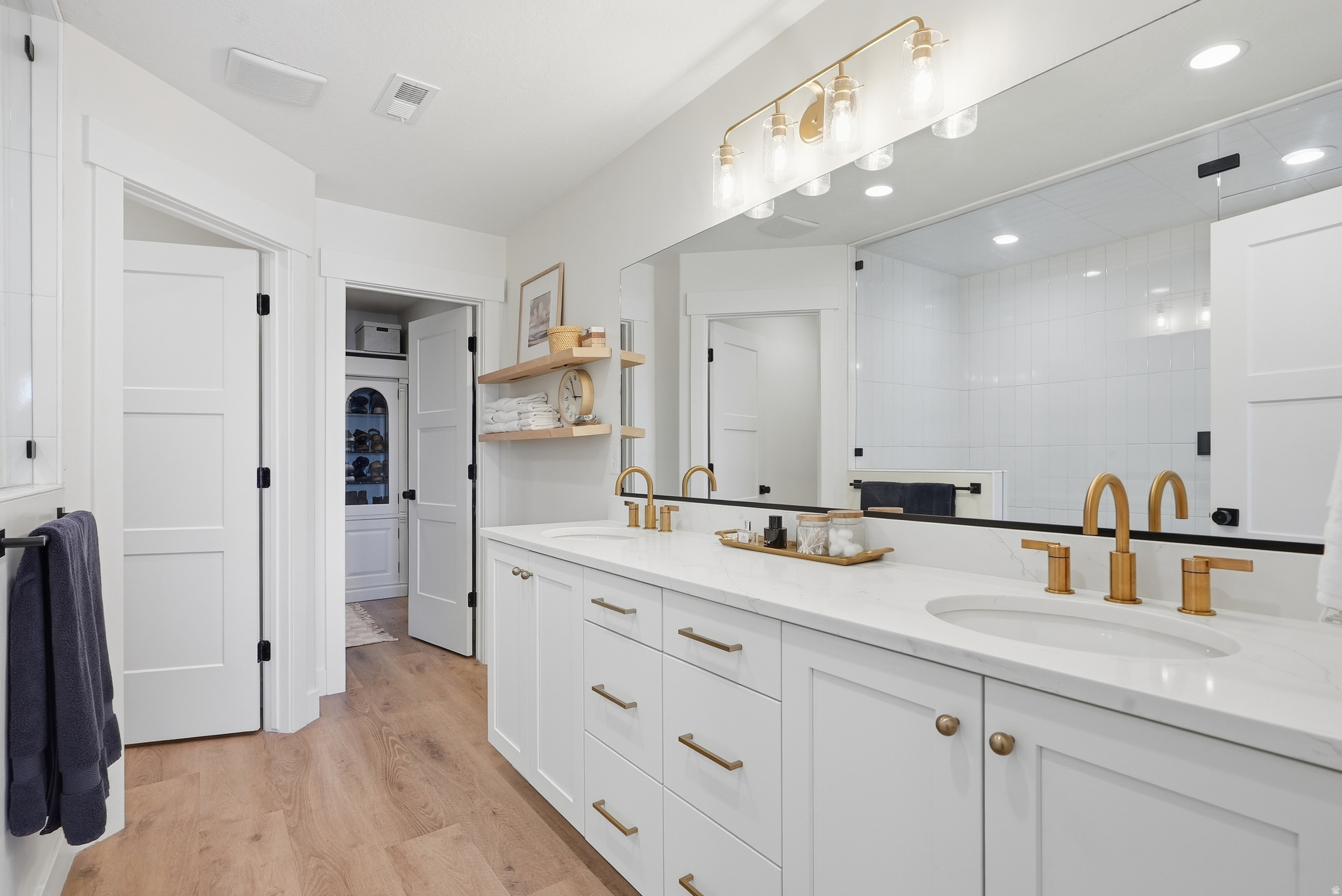 CLOVER RIDGE - Residential