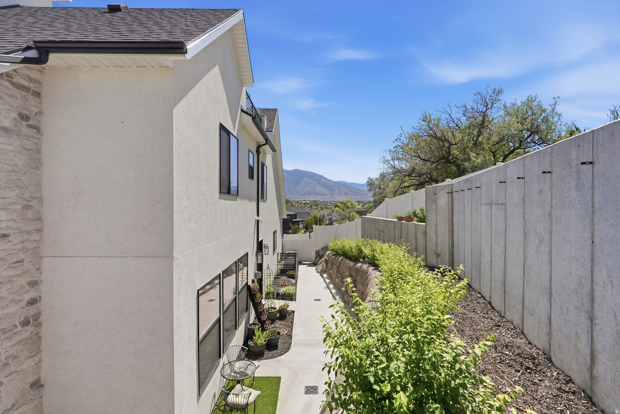 CLOVER RIDGE - Residential